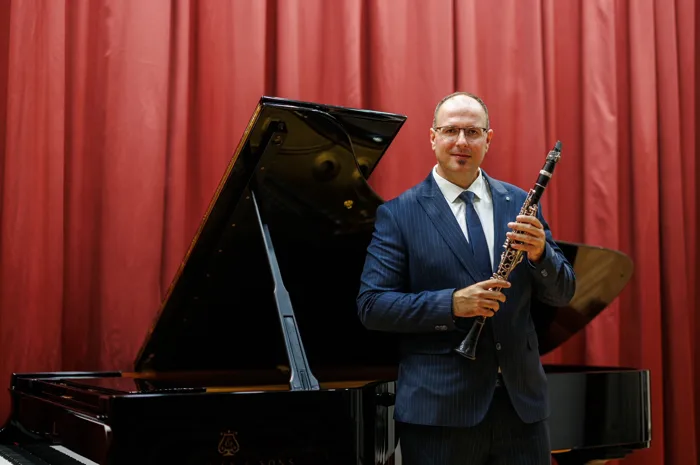 Portrait with clarinet